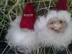 Nisse broche